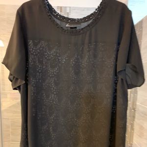 Gorgeous lace detail top